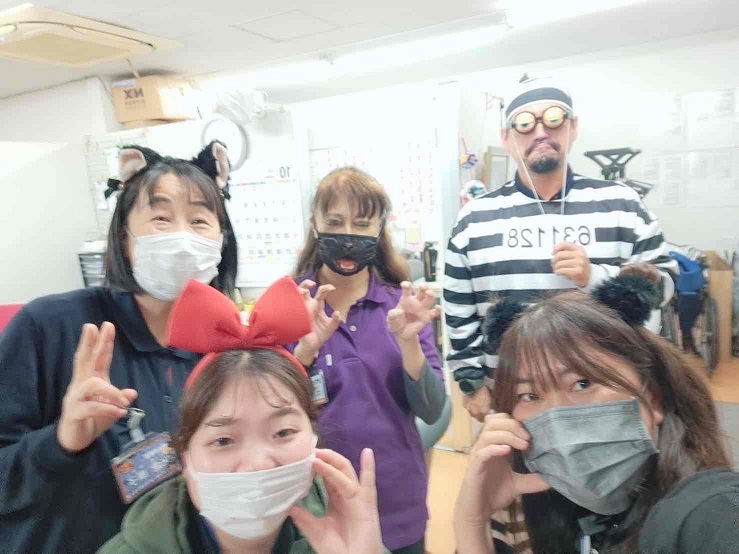 ハロウィンの仮装をして楽しみました